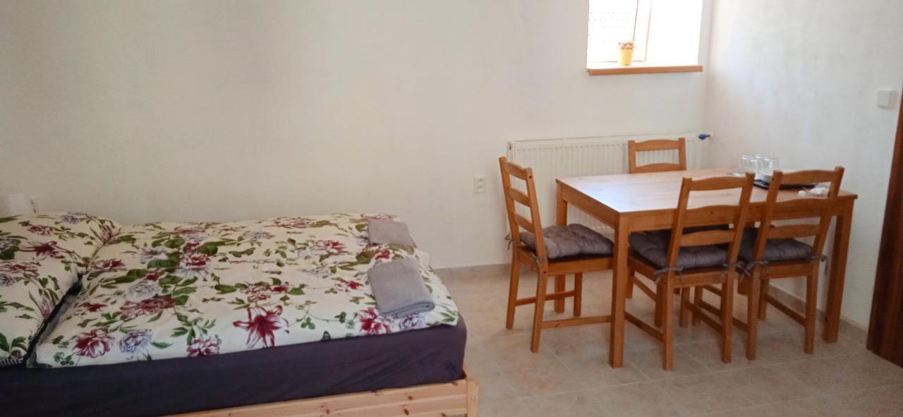 Ubytovani U Tajcu Dolni Berkovice エクステリア 写真